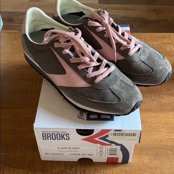 brooks vanguard sneaker